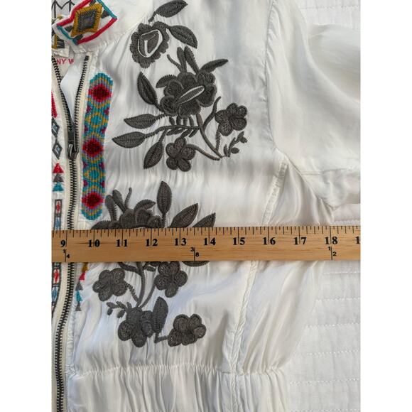 Johnny Was Jacket Women's Small White Embroidered Floral Zip Boho Festival Style - Picture 4 of 6